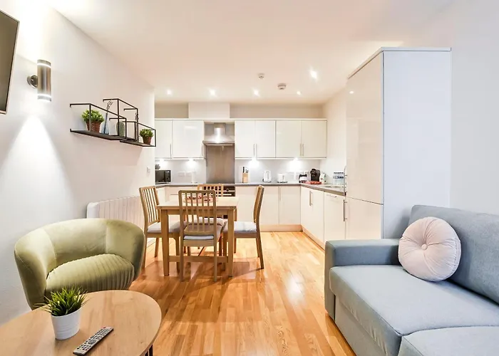 Delightful Tower Bridge Apartment Sleeps 6