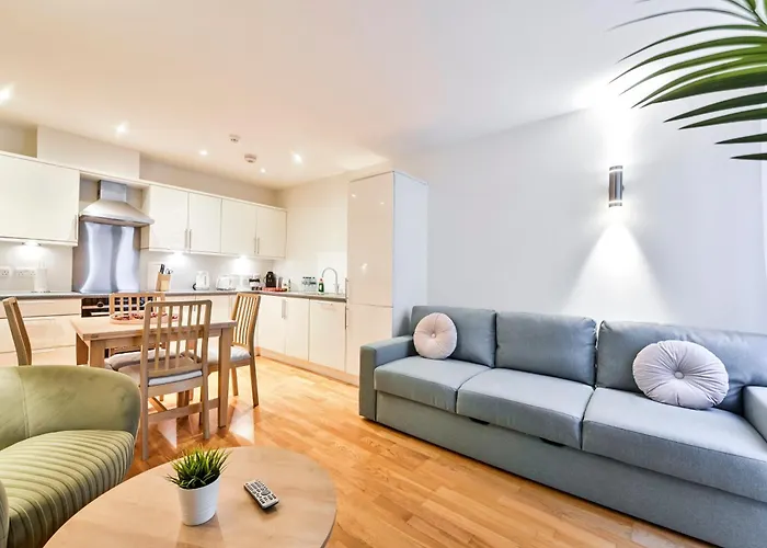 Delightful Tower Bridge Apartment Sleeps 6